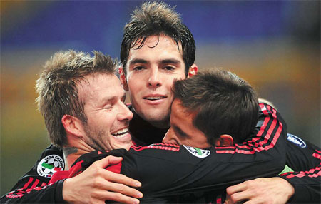 Beckham brilliance moves Milan up