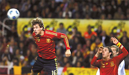 Villa, Llorente give Spain 2-0 win over England