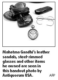Great-grandson raises money to bid for Gandhi's glasses