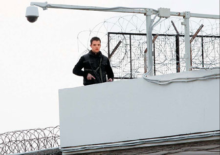 Greek felons escape in copter again