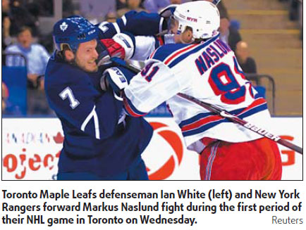 Red Wings reel in Sharks with 4-1 victory