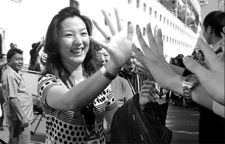 Largest mainland group makes cross-Straits journey