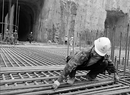 Auditor vows to closely monitor stimulus projects