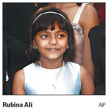 'Dad seeks millions to sell Slumdog girl'
