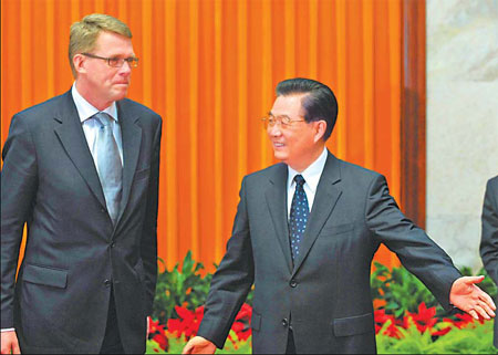 Hu meets Finnish, Albanian PMs