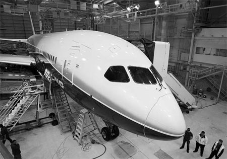 Boeing: Dreamliner on schedule
