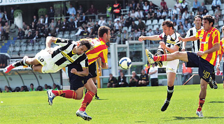 Juve and Roma fans vent anger against club bosses