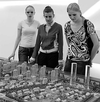 Overseas residents prop up realty