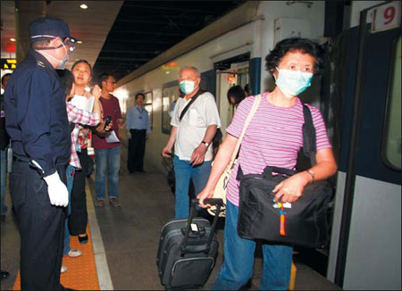 12 Mexicans fly back as HK patient remains in isolation