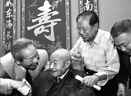 World's oldest professor turns 109