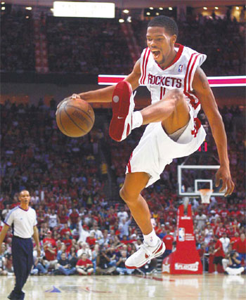 Yao in good spirits despite season-ending injury