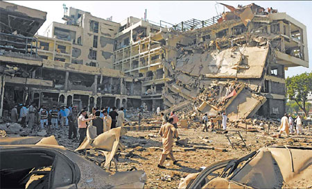 5-star hotel raid kills 18 in Pakistan