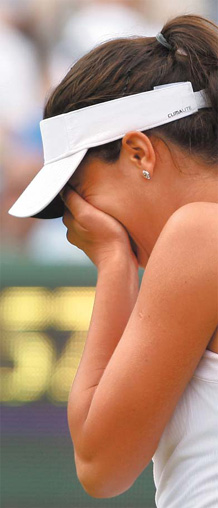 Federer, Williams sisters in quarters