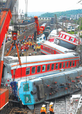 Three die in 2-train collision