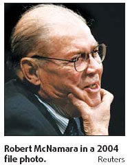 McNamara, architect of Vietnam War, dies