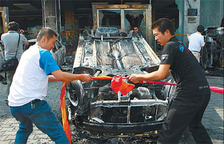 World condemns violence