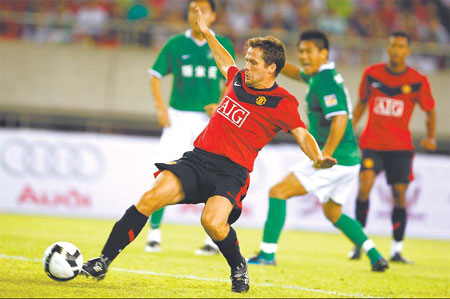 Man U pummel Hangzhou to cap Asia tour
