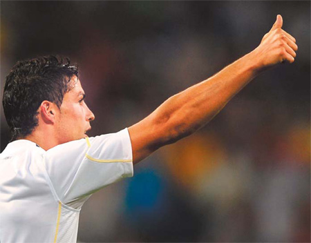 Ronaldo opens Real account