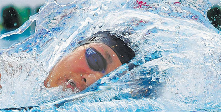 Chinese first as Zhang crushes 800m free record