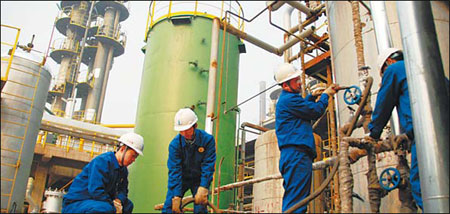 CNPC signs pact to develop South Azadegan oilfield