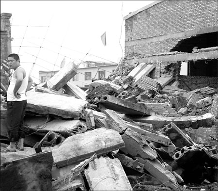 Building's collapse claims 17