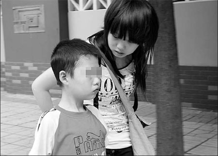 Dad clutches boy in suicide try