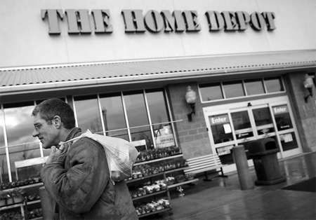 Home Depot beats Street on cost cuts