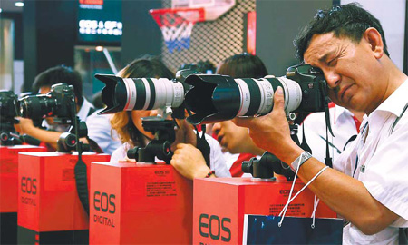 Canon bets on China clicking