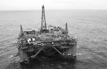 Petrofac expects better FY profit
