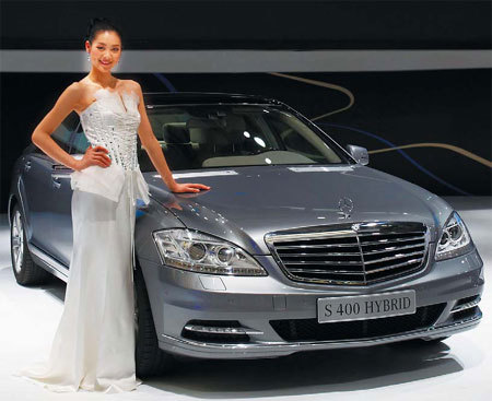 Mercedes-Benz bets big on mainland