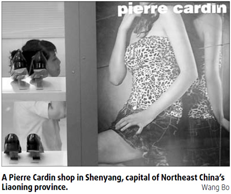 Fashion legend locked in sale skirmish