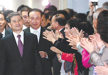 ROK's Hwang convicted of stem cell fraud