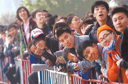 Beijing chase 1st league title before sell-out crowd