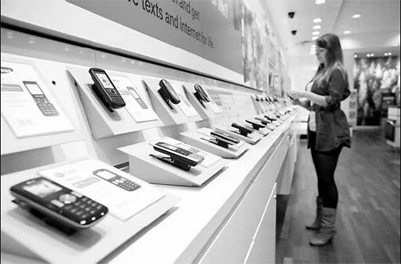 Deutsche Telekom Q3 net rises 7%