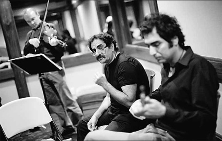 Iranian musicians perform for peace