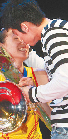 Xie vows to stand by her man in retirement