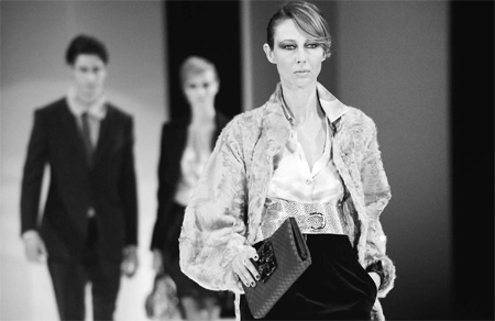 Italian fashion firms pin hopes on Web