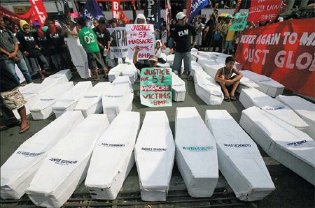 Filipino gunmen abduct 75, mostly kids