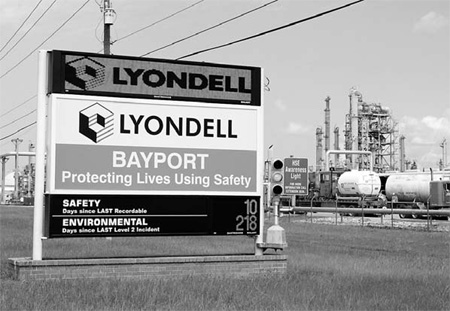 Lyondell plans to shake up company