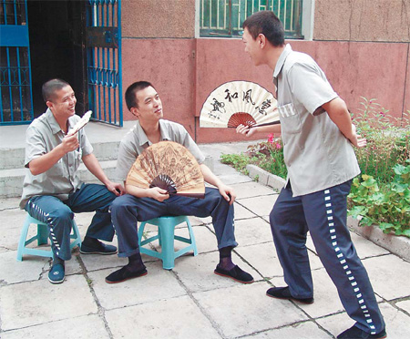 Convicts get cultured in city's jail