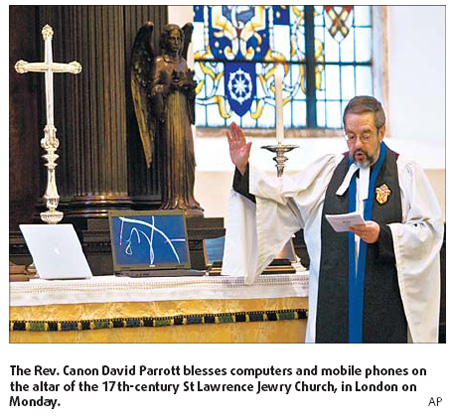 UK vicar invokes God's blessing on BlackBerrys