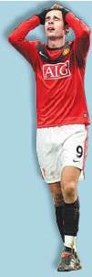 United face Berbatov surgery dilemma
