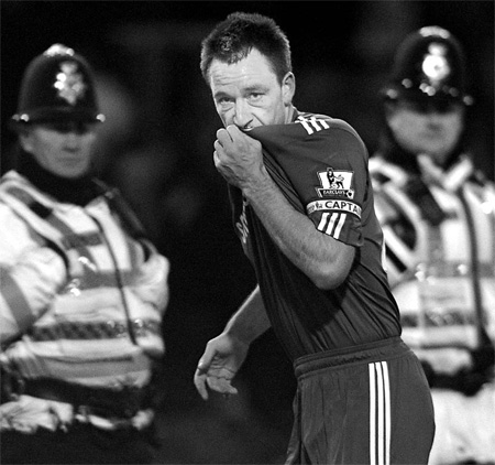 Ancelotti puts trust in captain Terry
