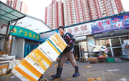 Neighbors raise stink over fish market