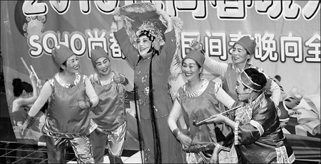 Netizens choose online galas over CCTV