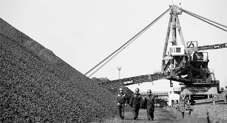 Iron ore traders eye big prize