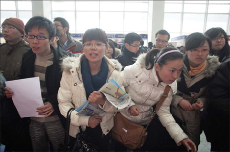 Job hunters snub poorly-paid vacancies