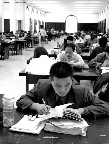 Beijing students under more pressure than peers