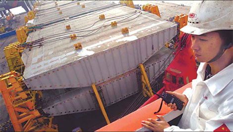 ZPMC moves into rail, wind power