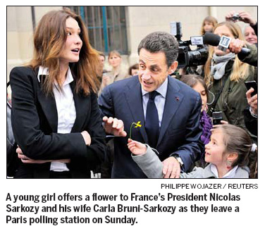 Sarkozy regroups after elections